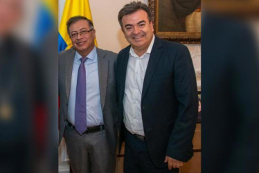 Gustavo Petro y Olmedo López.