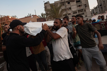 Foto | EFE | LA PATRIA La situación de las familias ante las muertes en Rafah. 