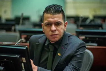 senador Jonathan Ferney Pulido Hernández, conocido como Jota Pe Hernández