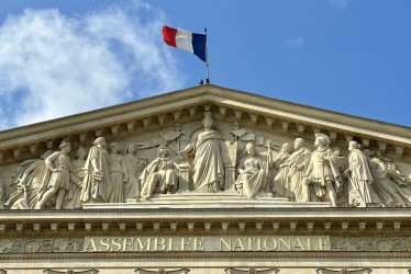 El frontón del edificio de la Asamblea Nacional