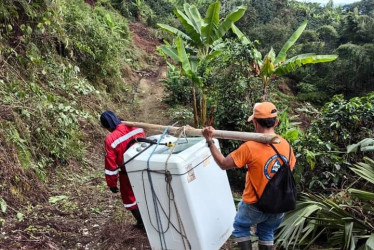 Así evacuaron a la familia en el corregimiento de Samaria de Filadelfia (Caldas).