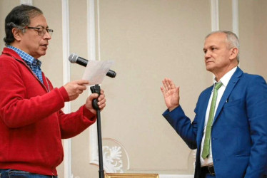 Foto | Archivo | LA PATRIA  Gustavo Petro nombró a Carlos Ramón González como director del Departamento Administrativo de la Presidencia de la República y después en la Dirección Nacional de Inteligencia.