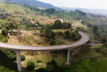 El puente Helicoidal hace parte de Autopistas del Café y une a Dosquebradas con Santa Rosa, en Risaralda. 