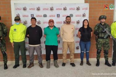 María Alejandra Ojeda Londoño, Édgar de Jesús Orrego, alias Firu, y Wenser Duque, alias Oliver González, del Estado Mayor Central, fueron enviados a la cárcel.