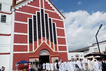 Con una misa de acción de gracias y con la presencia de 17 sacerdotes y el arzobispo de Manizales se celebró este jueves el jubileo del templo Santa Bárbara de Palestina. El Año Jubilar se extenderá hasta el 11 de julio del 2025.