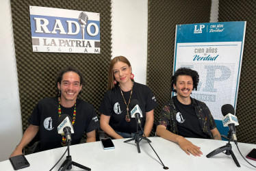 Lina María Muñoz, Juan Esteban Ortiz y Luis Armando Solarte del Teatro El Faro de Villamaría.