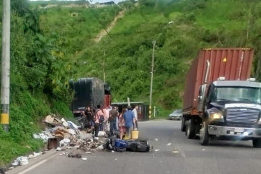 Accidente en el sector de Los Nogales, por la vía Panamericana, en Manizales.