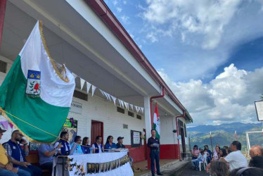  Foto I Cortesía I.E. Juan Crisóstomo Osorio I LA PATRIA  La escuela de la vereda La Floresta, en el área rural de Aranzazu, reabrió sus puertas. Nueve niños están matriculados para el resto del año escolar.  