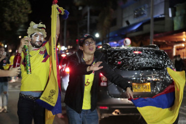 Tras la clasificación de Colombia a la final de la Copa América 2024, miles de aficionados en el país salieron a las calles a celebrar el triunfo.