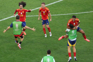 La selección de España celebra al ganar el partido de fútbol de cuartos de final de la Eurocopa 2024 entre España y Alemania, en Stuttgart (Alemania).