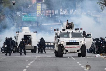 Integrantes de la Policía Nacional Bolivariana (PNB) 