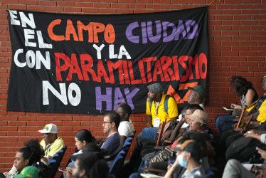 Foto | EFE | LA PATRIA  Denuncian que distintas formas de paramilitarismo han tomado terreno en el país.