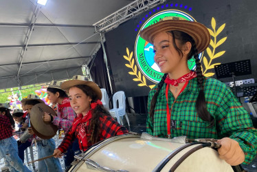 Se presentaron cerca de 12 bandas estudiantiles. 