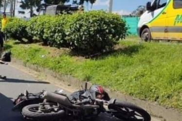 Accidente en vía hacia Dosquebradas.