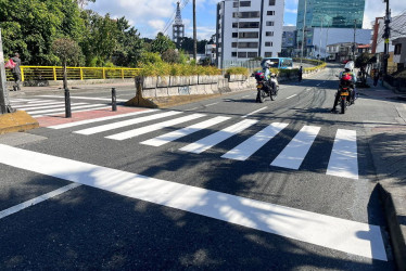 señal de tránsito pintada en Manizales 