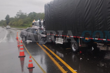 Dos personas murieron en el accidente que ocurrió en la vía entre Manizales y Medellín.