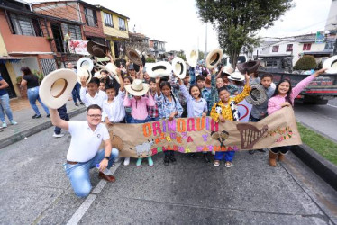 Foto I Luis Fernando Trejos I LA PATRIA  La Amazonía, la Orinoquía y todas las regiones de Colombia estuvieron representadas en el desfile de los 53 años y las Fiestas Patronales del colegio San Pío X, del barrio La Enea de Manizales. La programación en el san Pío X concluirá hoy con la jornada deportiva. 