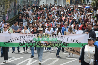 Los profesores de Manizales y Caldas han marchado en varias ocasiones este año. Protestaron para exigir cumplimientos en la implementación del nuevo modelo de salud del magisterio. 