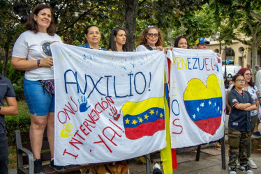 Ayer alrededor de 200 personas se concentraron en el centro de Logroño para protestar contra el "fraude electoral" que supone no proclamar como vencedor de las elecciones en Venezuela a Edmundo González.