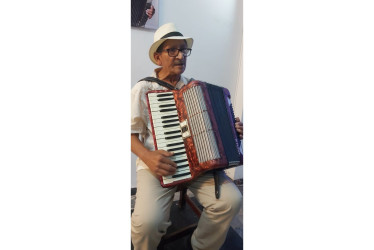 Gerardo Antonio Valencia Alzate, compositor y cantautor neirano.