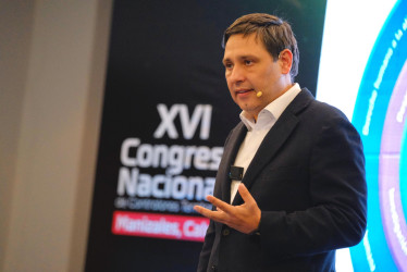 Mauricio Lizcano, ministro de las TIC, durante su participación en el Congreso Nacional de Contralores en Caldas.