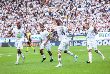 Así celebró el Once Caldas la paridad, que llegó con el tanto de Jéider Riquett.