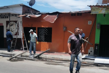 Este es el predio que pertenece al Municipio y que, según un vecino, pone en riesgo la integridad física de los transeúntes y ocupa espacio público.