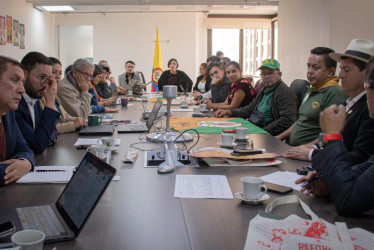 La ministra de Agricultura, Martha Viviana Carvajalino Villegas, y el director de la ANT, Felipe Harman,