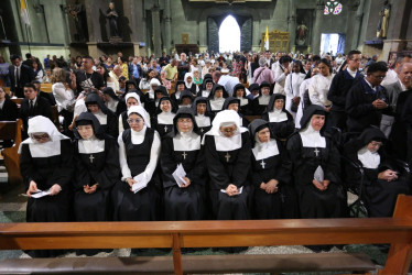 Comunidad del Monasterio de la Visitación en la Catedral de Manizales durante la eucaristía en honor a sus 100 años. 