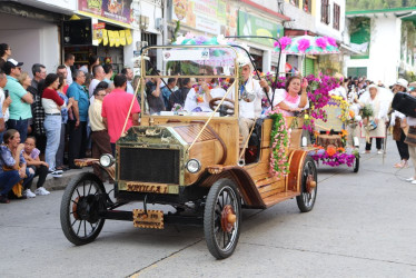 Pensilvania se prepara para el desfiles de carrozas de las Fiestas del Hacha. 