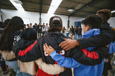 Jóvenes en paz reunidos en una de las jornadas del Ministerio de Igualdad. 