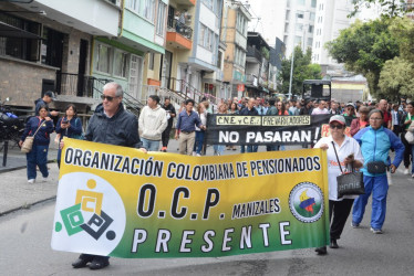 Desde el Parque de la Mujer hasta la Plaza de Bolívar marcharon este jueves (21 de noviembre) en Manizales