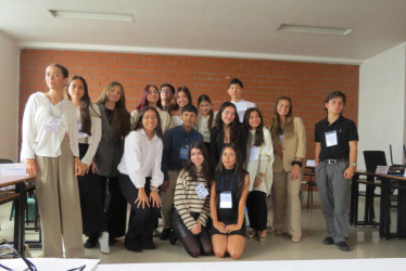 Algunos de los estudiantes del colegio San Luis Gonzaga, quienes participaron en el IV Modelo de Naciones Unidas. 