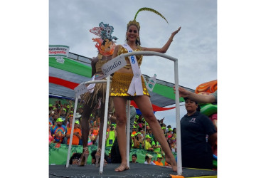 María José Cardona Salazar, señorita Quindío, con un traje artesanal propio de sus ancestros.