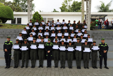 Grupo de 51 nuevos auxiliares de Policía de Caldas.