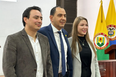 Mesa Directiva del Concejo de Manizales 2025: En su orden, Julián García (Primera Vicepresidencia), Julián Andrés Osorio (Presidencia) y Manuela Rodríguez (Segunda Vicepresidencia).