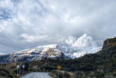 El volcán Nevado del Ruiz el martes (5 de noviembre) del 2024 en la vía Manizales - Murillo.