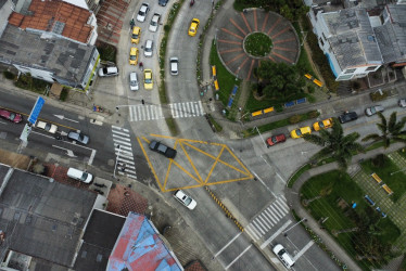 La Alcaldía de Manizales planea elevar parte de la avenida Paralela para combatir los trancones que se forman en el barrio Palermo. Avanzan los estudios y diseños.