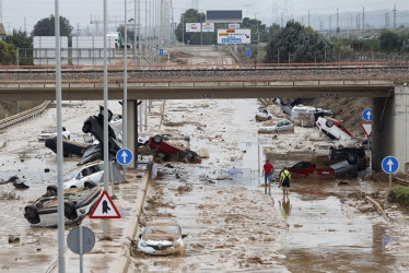 Aspecto de la carretera que une Valencia y Torrent el 31 de octubre de 2024.