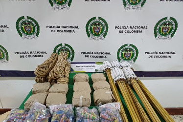 Pólvora encontrada en Supía. Fotos de la Policía.