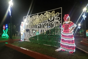 Dentro del parque de La Candelaria, adornando un motivo Carnavalero.