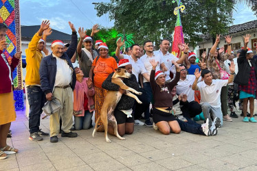 Habitantes de la calle que recibieron su Navidad con integrantes del grupo Solidaridad por Anserma.