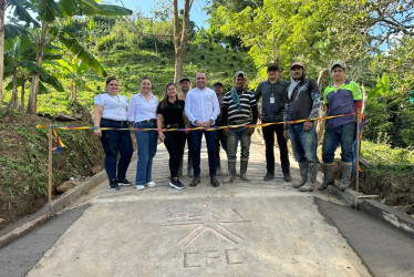 El proyecto inauguró placas huella en Risaralda y Anserma. 