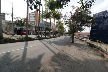 Ganancias y zozobra: la relación bipolar entre comercio y fútbol en Manizales. La intolerancia entre barras ha lesionado establecimientos. Las ventas de otros laten con la hinchada. Hablan negocios cercanos al estadio Palogrande.