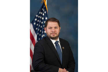 Rubén Gallego, el colombiano que fue elegido senador por el estado de Arizona en el Congreso estadounidense, tiene orígenes de Manzanares (Caldas).