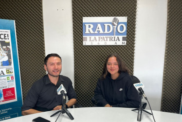 Juan Barrera y Elissa Valencia, de las cuadrillas Apolo, Juglares y Trejos y Conjuro del Carnaval, del Carnaval de Riosucio. 