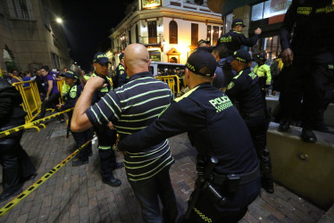 Dos filtros deben cruzar los ciudadanos para ingresar a la Plaza de Bolívar. No permiten ingreso de menores de edad ni de personas en alto grado de exaltación.