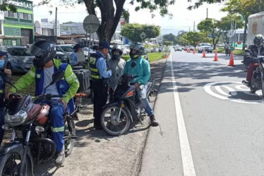 El alcalde advirtió que los agentes de tránsito seguirán en las calles haciendo cumplir las normas