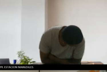 El hombre agachó su cabeza cuando escuchó que lo mandaban a prisión este viernes 7 de febrero.