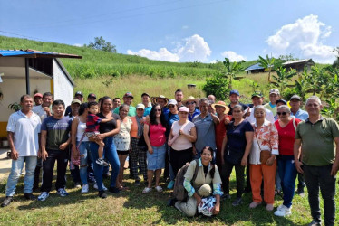 Comunidad de Santa Elena (Viterbo) estrenó tubería que lleva agua a sus casas.